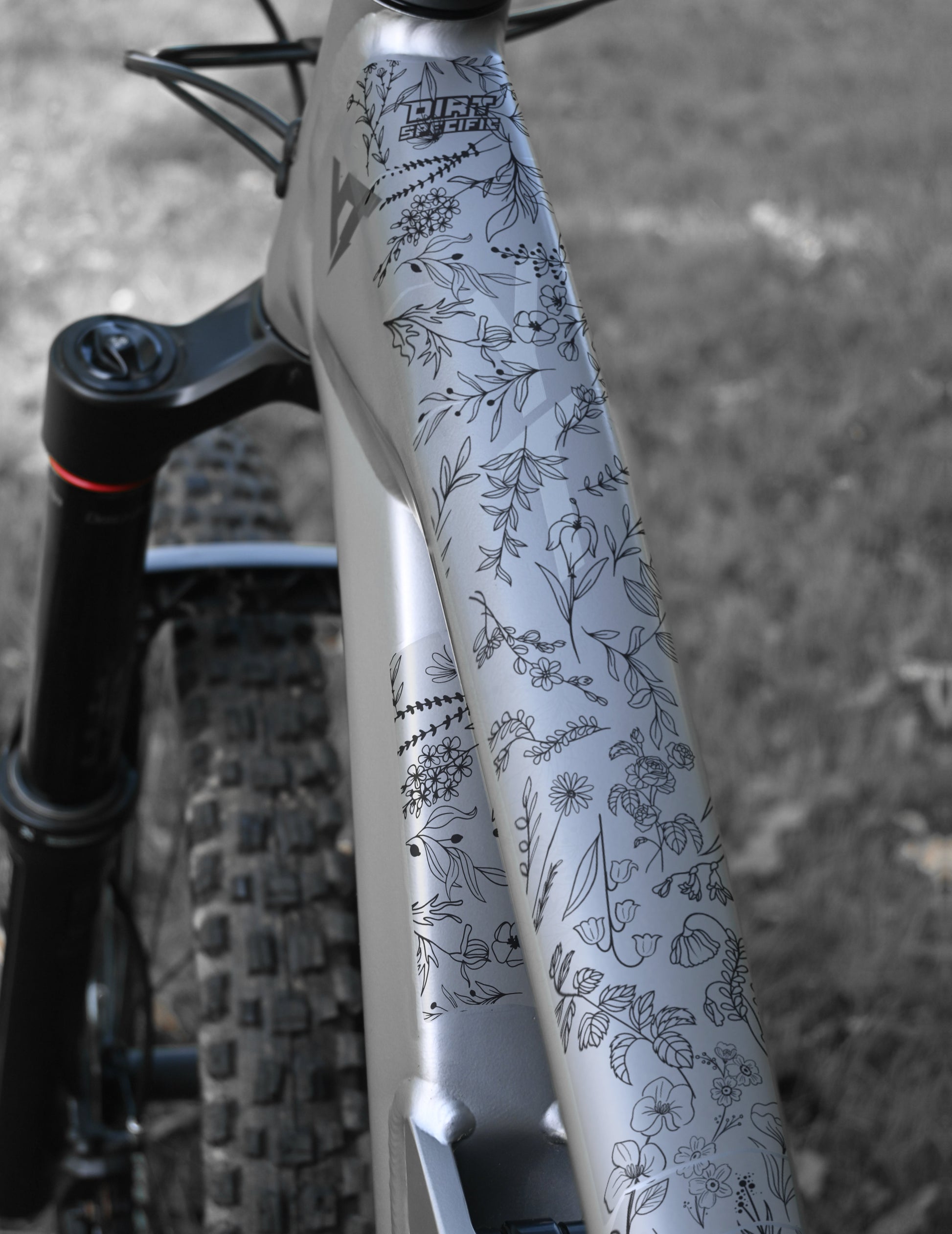 Black garden bike decal – DIRTSPECIFIC Bike frame protection